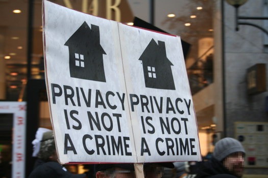 [Foto: Privacy is not a crime]