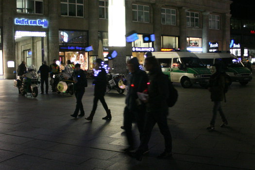 [Foto: Aufbruch - Mitfahrgelegenheiten bleiben zurck]