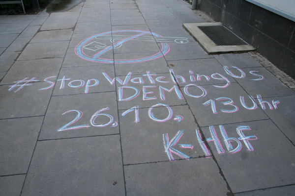 [Foto: Stop-Watching-Us-Demo-Aufruf nahe Uni]
