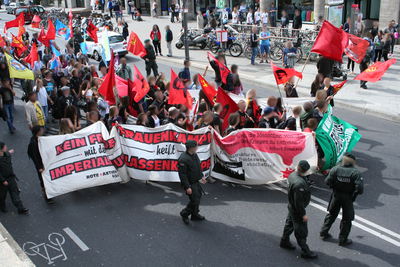 [Foto: 8397-demo-zug-gen-hbf.jpg]