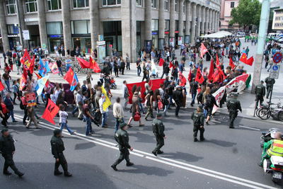 [Foto: 8398-demo-zug-gen-hbf.jpg]