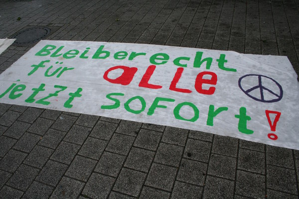 [Foto: Bleiberecht fr alle - jetzt sofort!]