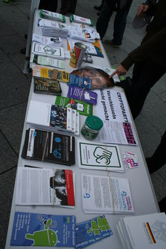 [Foto: Informationsmaterial am AK Vorrat Stand]