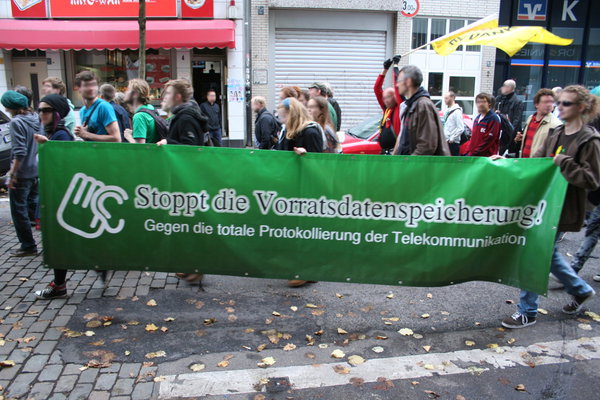 [Foto: Transparent: Stoppt die Vorratsdatenspeicherung Gegen die totale Protokollierung der Telekommunikation]