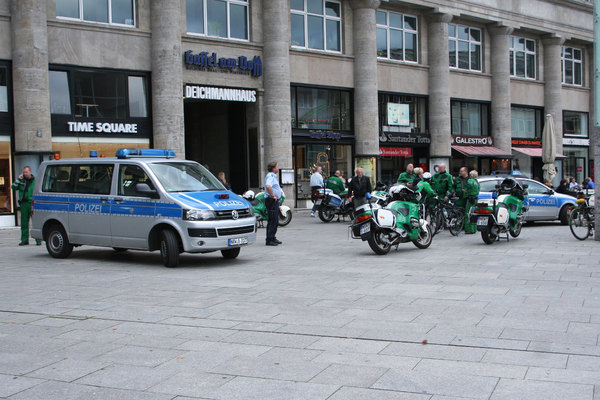 [Foto: Polizei nach Ende der Demonstration]