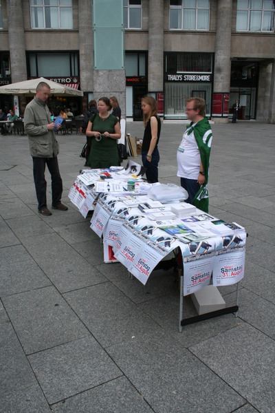 [Foto: Stand von der AK Vorrat Ortsgruppe Kln-Bonn]