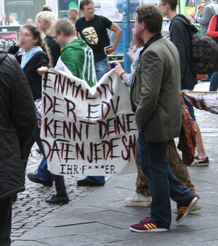 [Foto: Transparent: Einmal in der EDV kennt deine Daten jede Sau]