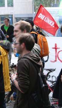 [Foto: Demonstrationszug vor Grnen]