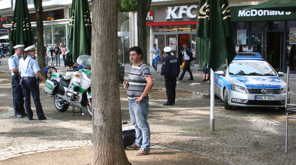 [Foto: Polizei am Rudolfplatz]