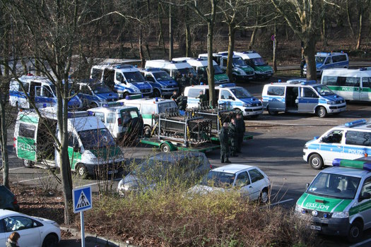 [Foto: Zune auf Polizei-Anhngern am Lentpark]