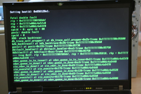 [Foto: FreeBSD panic]