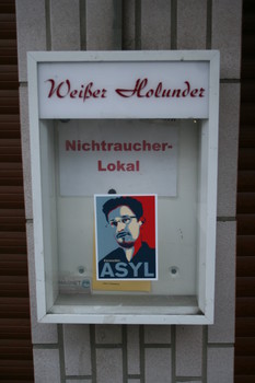 [Foto: Asyl für Snowden]