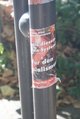 [Foto: ... FFür den Sozialismus]