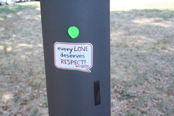 [Foto: Every love deserves respect]