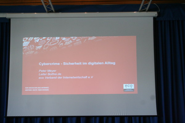 [Foto: Cyber-Crime - Sicherheit im digitalen Alltag]