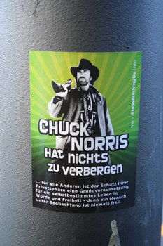 [Foto: Chuck Norris hat nichts zu verbergen]