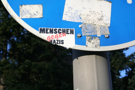 [Foto: Menschen gegen Nazis]