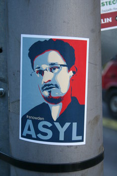 [Foto: Asyl für Snowden]