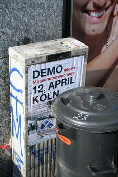 [Foto: Plakat zur Demo gegen Massenüberwachung am 2014-04-12 in Köln]