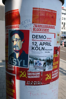 [Foto: Demo gegen Massenüberwachung am 2014-04-12 in Köln und weitere Plakate]