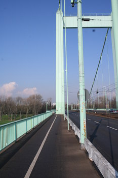 [Foto: Plakat zur Demo gegen Massenüberwachung am 2014-04-12 in Köln]