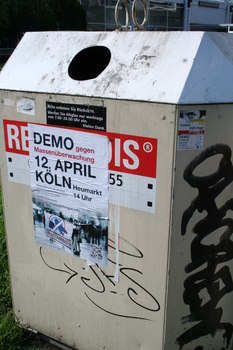 [Foto: Plakat zur Demo gegen Massenüberwachung am 2014-04-12 in Köln]