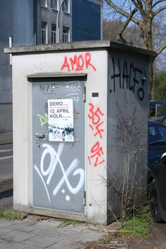 [Foto: Plakat zur Demo gegen Massenüberwachung am 2014-04-12 in Köln]