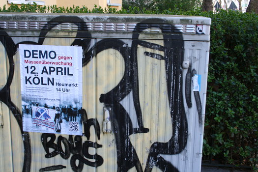 [Foto: Plakat zur Demo gegen Massenüberwachung am 2014-04-12 in Köln]