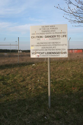 [Foto: Caution - Danger to life - The Die Partei Commander]