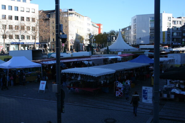 [Foto: Polizei-Pan-Tilt-Zoom-Kamera am Wiener Platz]