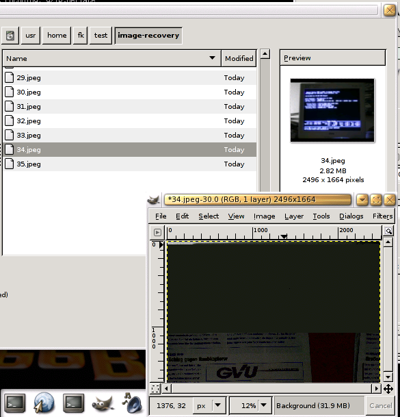 [Screenshot: Gimp zeigt in der Vorschau einen Monitor an, das geöffnete Bild ist fehlerhaft und besteht hauptsächlich aus einen GVU-Bild]